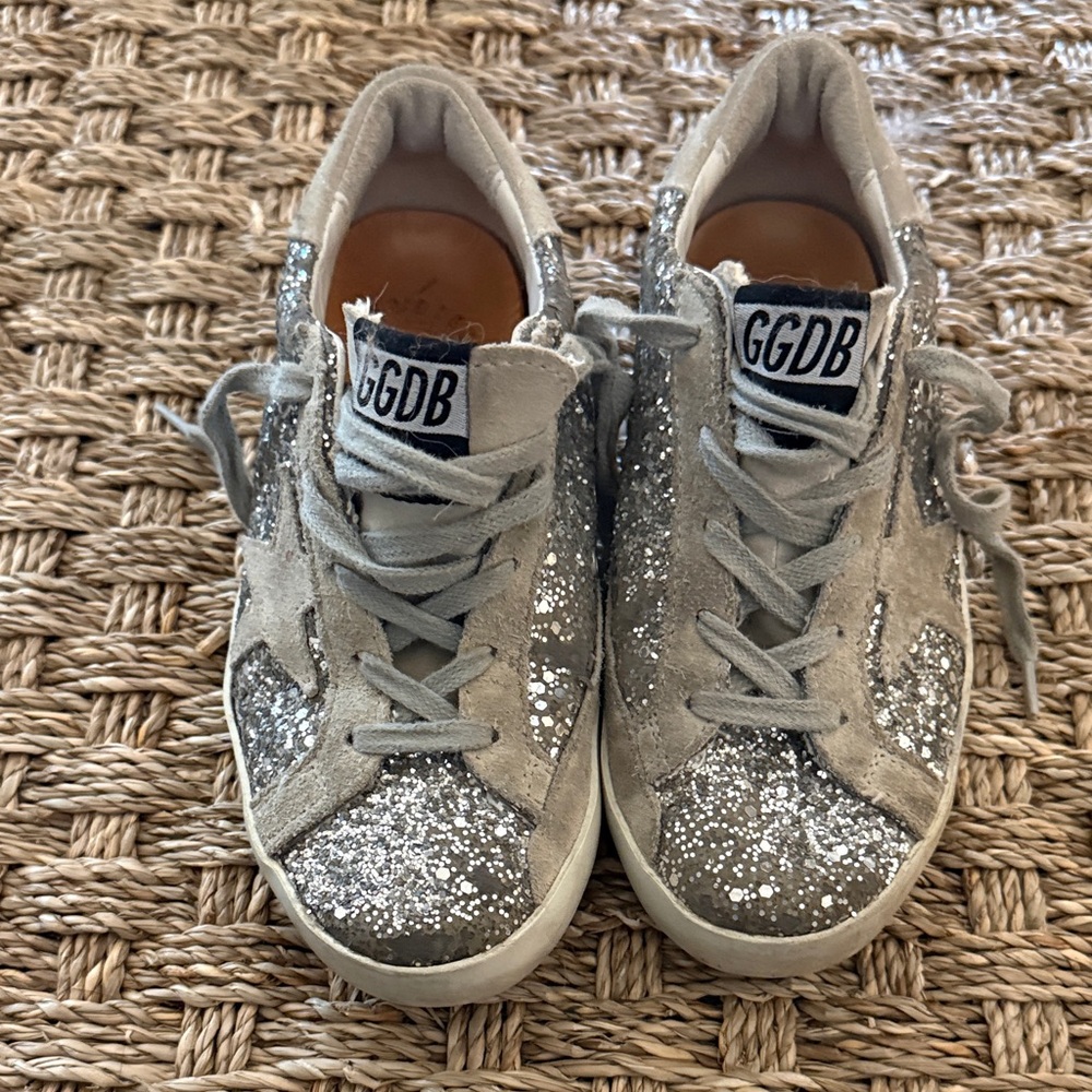 Golden Goose Kids Sneakers in Silver and Gray sz 32
